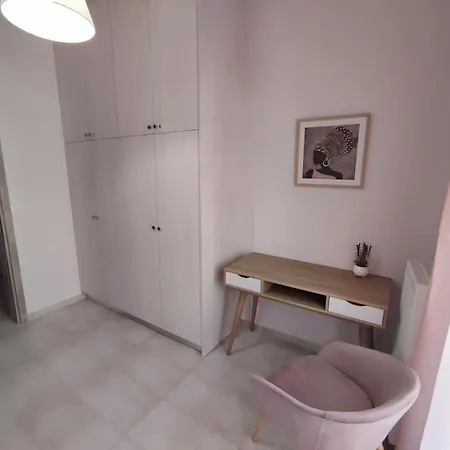 Irini's - 3 Mins To The Sea Holiday home *